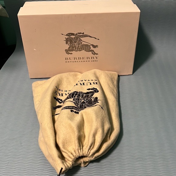 Burberry flats, size 38, good for US 7-7.5 - Picture 10 of 10